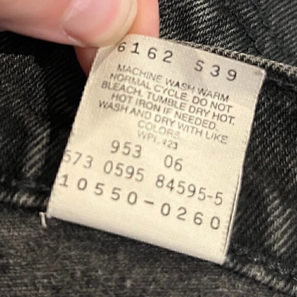 Vintage 1995 Levi's 550 Relaxed Fit Tapered Leg black denim jeans - Picture 7 of 7